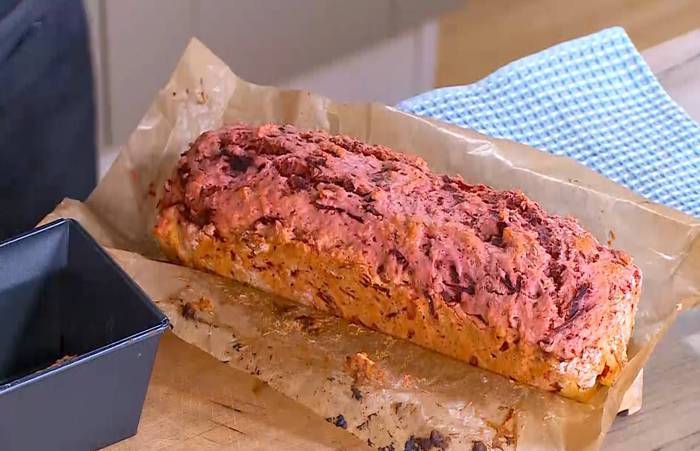 Свекольный пирог с орехами 