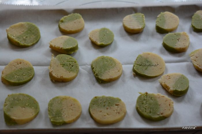 Печенье с чаем матча