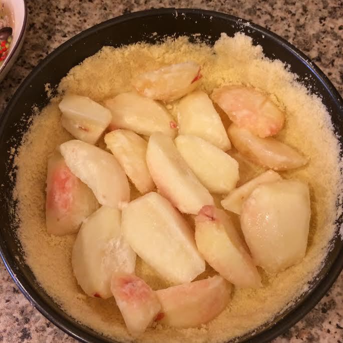Творожный пирог с нектаринами