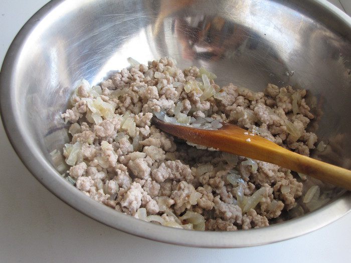 Открытый пирог с мясом, картофелем и цукини