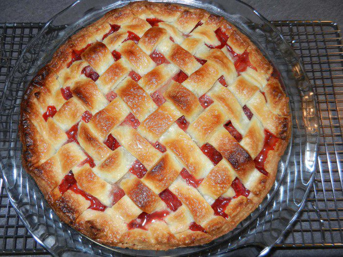 Клубнично-ревеневый пирог (Strawberry Rhubarb Pie)