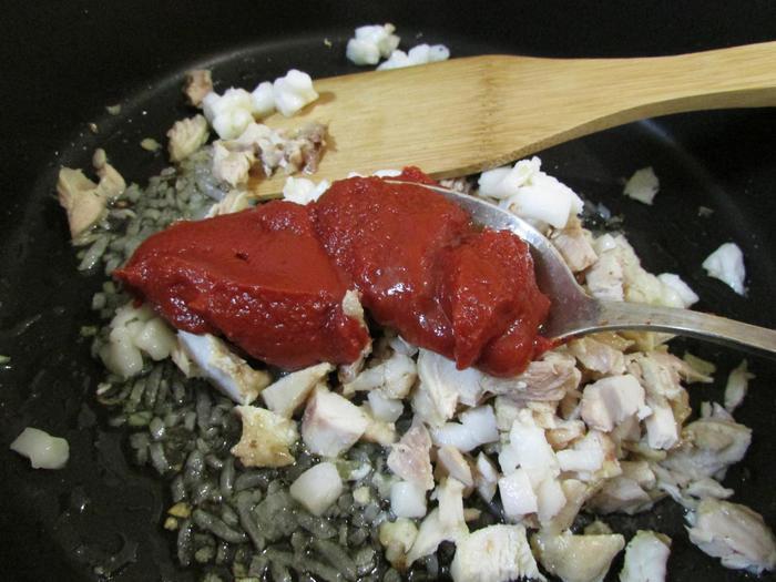 Хеннеброд (Хлеб с курицей)
