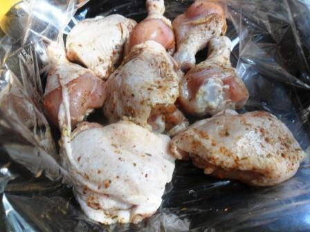 Курица с молодой картошкой в рукаве