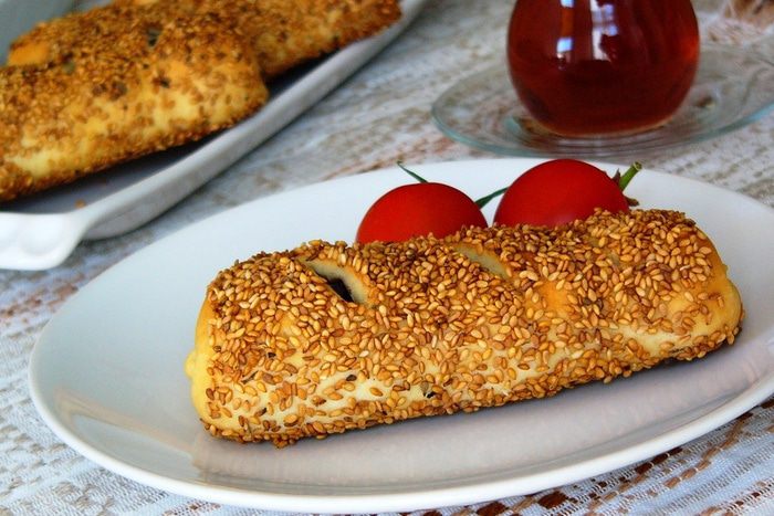 Турецкий симит с маслинами