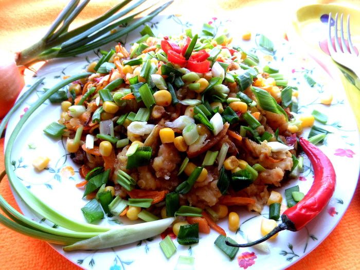 Постный салат из чечевицы