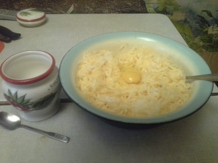 Оладьи из кабачков с сыром и петрушкой