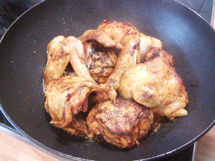Паэлья с курицей и морепродуктами 