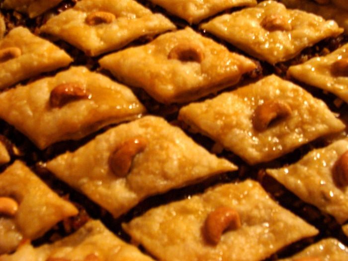 Пахлава с финиками и курагой