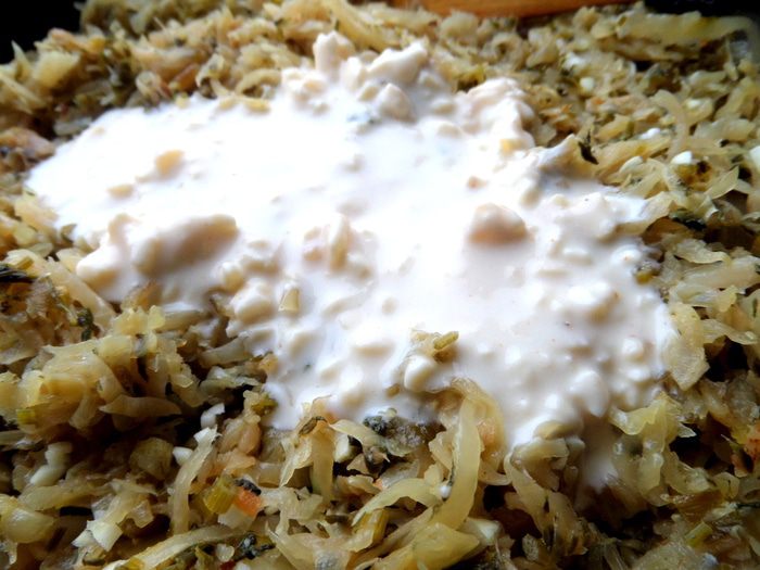 Мини-пирожки с капустой, сельдереем, шпинатом и сыром