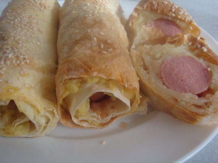 Роллы с сосисками и картофельным пюре