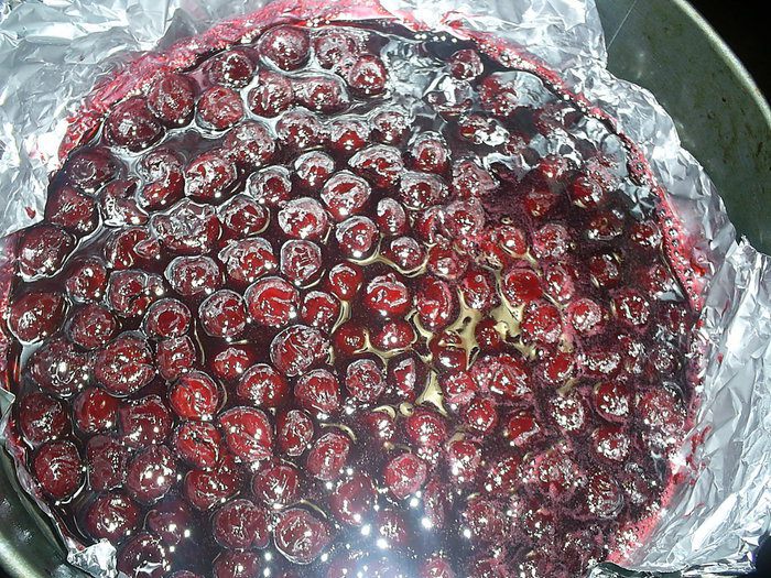 Торт &amp;quot;Крем-брюле с вишневой прослойкой в шоколаде&amp;quot; 