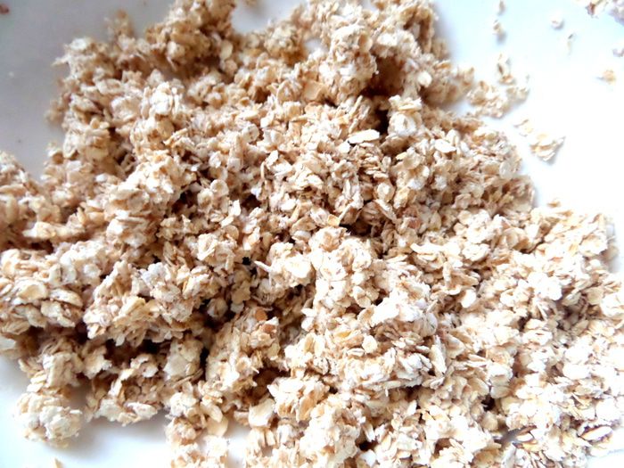 Яблоки, запеченные под овсяным крамблом