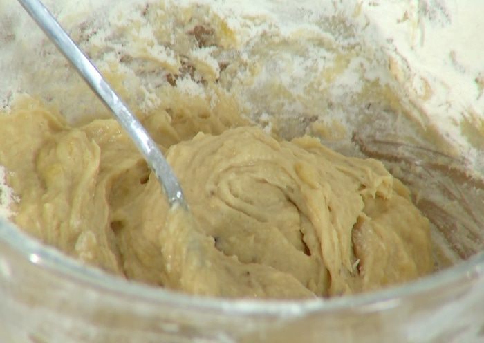 Банановый хлеб с грушами и орехами 