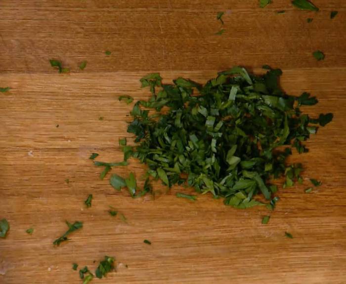 Самоса из теста фило с курицей, овощами и карри 