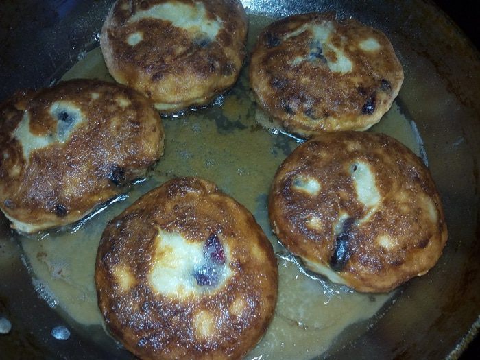 Сырники с бананом и клюквой