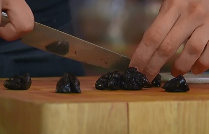 Шоколадный десерт с черносливом 