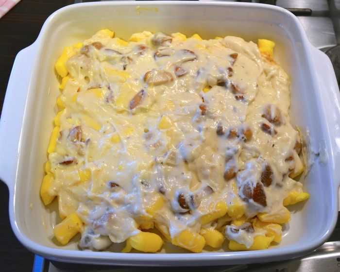 Ньокки-суфле под грибным соусом бешамель 
