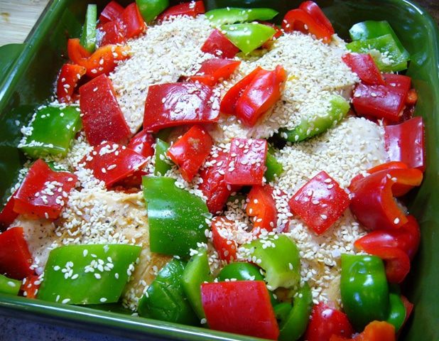 Курица, запеченная  с овощами