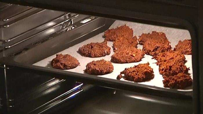 Шоколадное печенье с грецкими орехами 