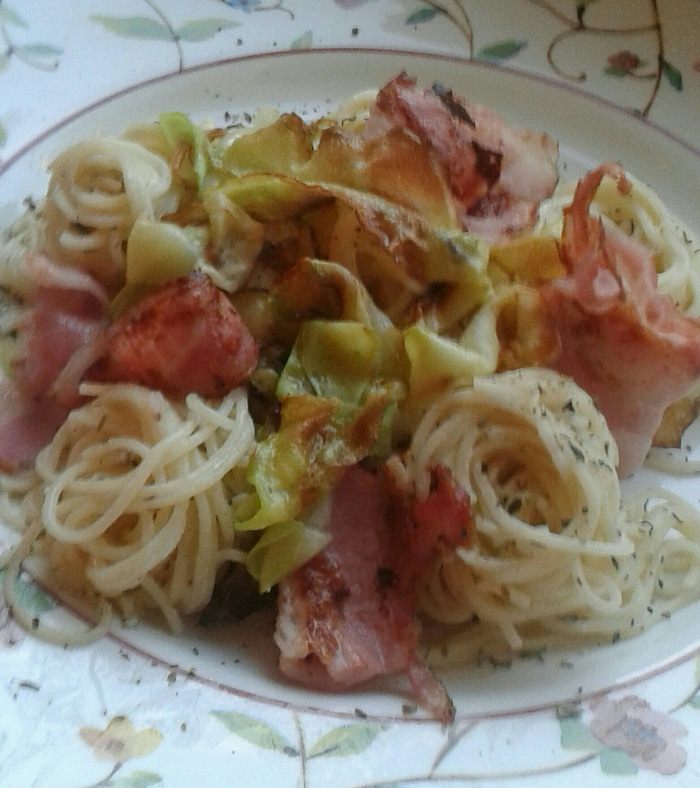 Спагетти с беконом и кабачком