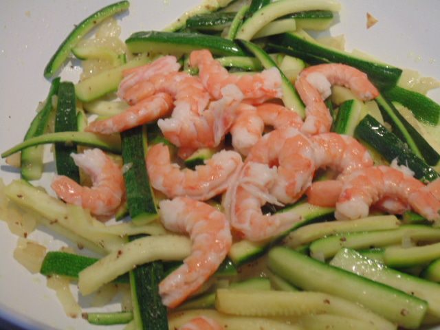 Тальятелле с цукини и креветками