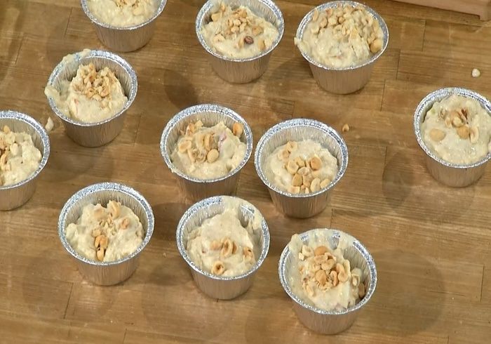 Яблочные маффины на кефире с орехами и отрубями 