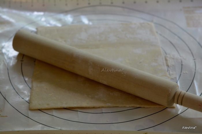 Турноверы с яблочно-ягодной начинкой