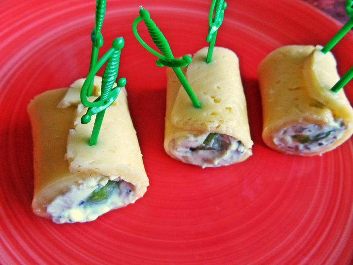 Сырные рулетики с киви