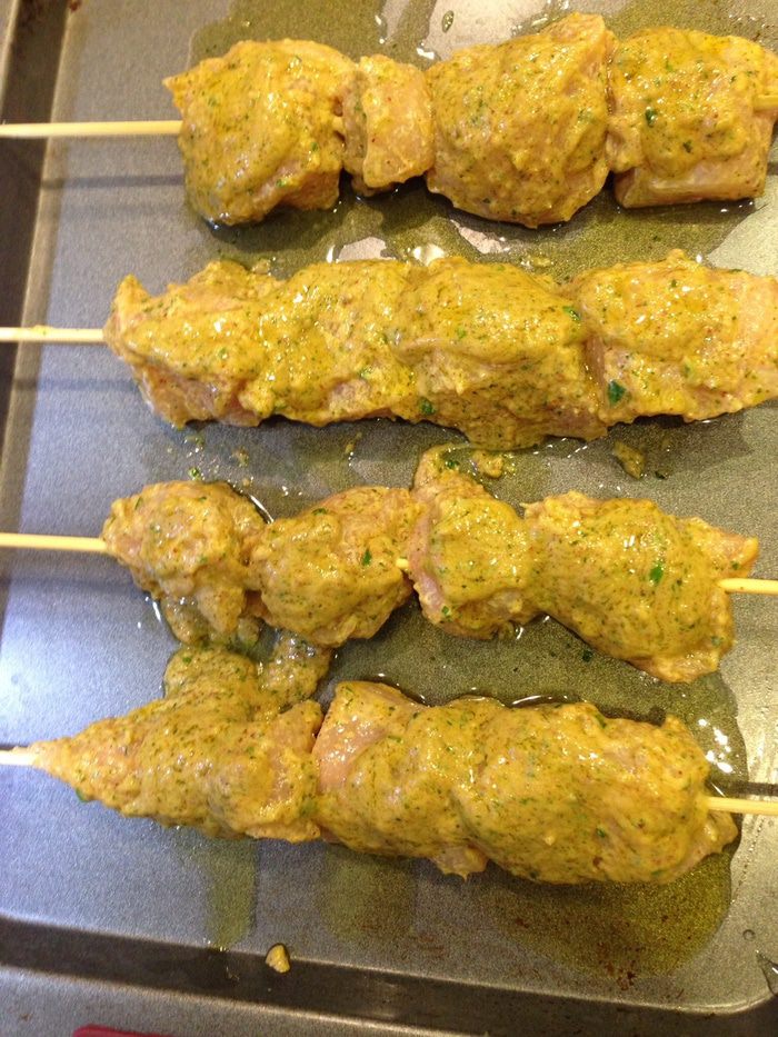 Куриные шашлычки с яичной лапшой (Chicken satay) 