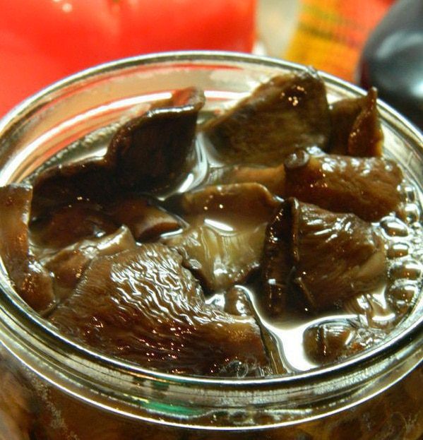 Грибы маринованные