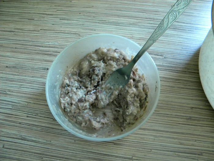 Пирог с рыбкой и яйцом