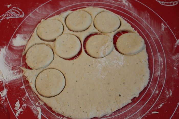 Грибы с сырными сконами