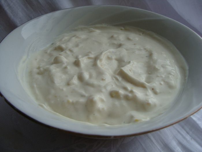 Цезарь по-домашнему с пекинской капустой и куриной грудкой