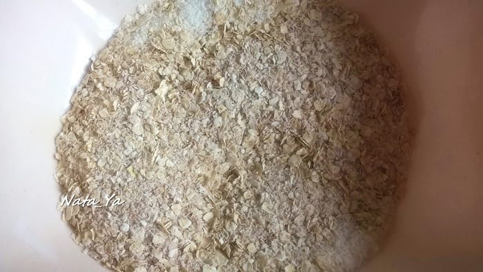 Овсяное печенье на кокосовом масле с клюквой и изюмом