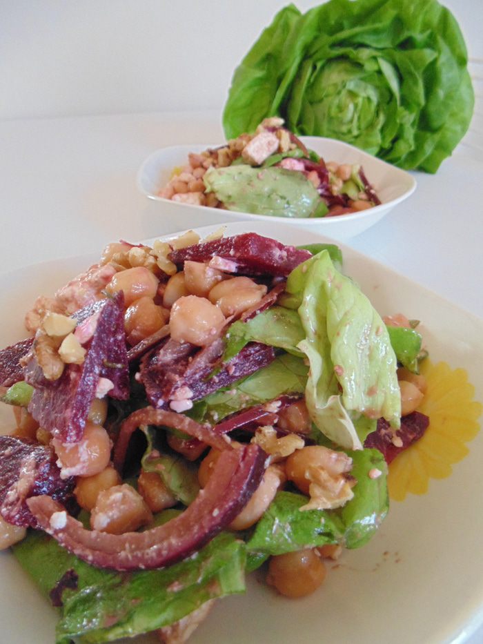 Салат с нутом и свеклой