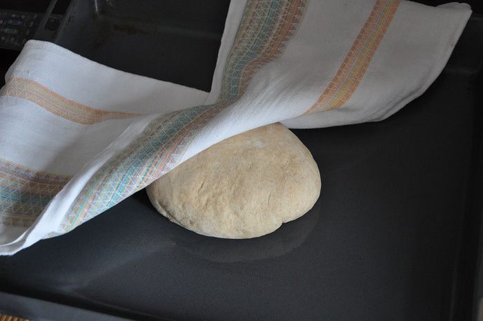 Цельнозерновой хлеб с чесноком и тыквенными семечками