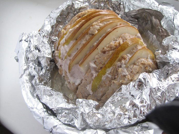 Ароматная свинина, запеченная с грушами