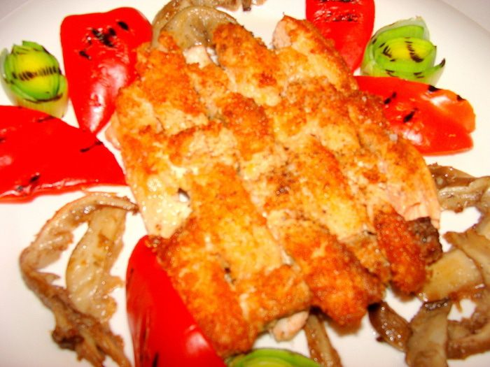 Плетенка из рыбы с овощами-гриль и вешенками