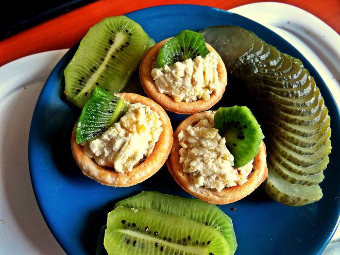 Бутерброд &amp;quot;Килька, картошка, киви&amp;quot;