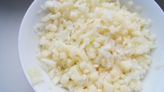 Манты со свининой и картофелем