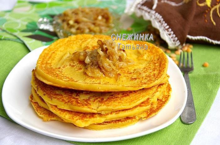 Блины гороховые с луковым конфитюром