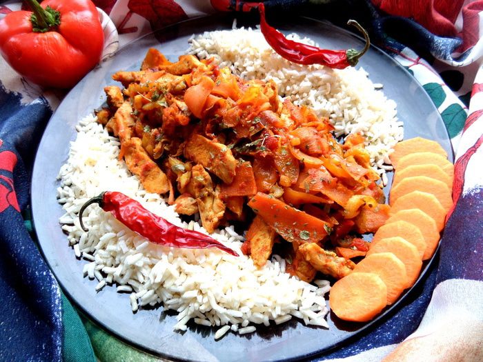 Куриное филе с карри и овощами