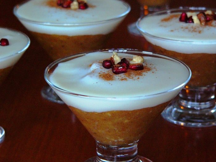 Десерт из печеных яблок с молочным киселем