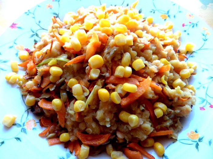 Постный салат из чечевицы