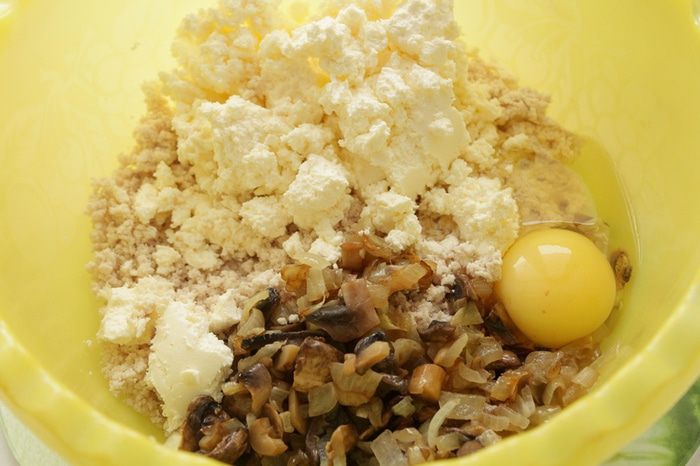 Пирог-суфле с курицей и грибами