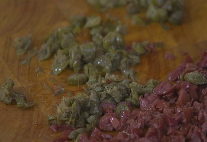 Баклажаны, фаршированные помидорами и сулугуни