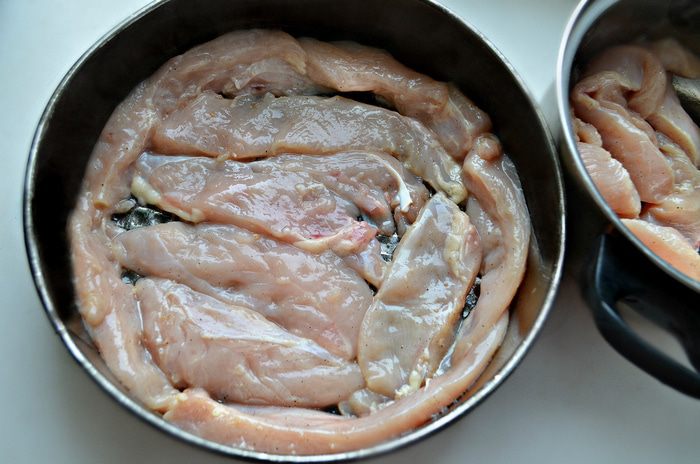Куриные грудки, запеченные с грибами «Роза чайная»