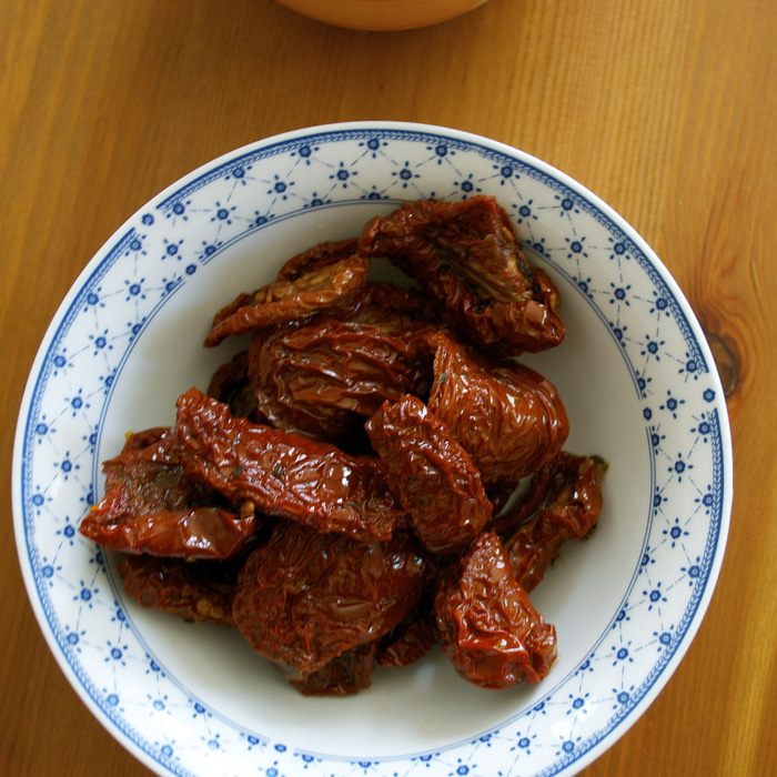 Феттучине с цукини и песто из вяленых томатов