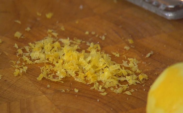 Шафрановый кекс с изюмом