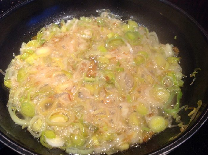 Запеканка из говядины с пореем и хреном